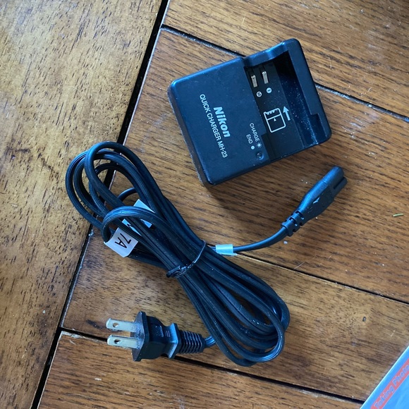 SOLD Nikon D3000 camera great condition - Picture 4 of 4